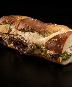 Laugenbaguette gefüllt mit Thunfischaufstrich